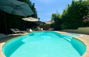 Le Petit Prince à Sarlat - Parking privé - piscine chauffée - espace bien-être Jacuzzi et massages